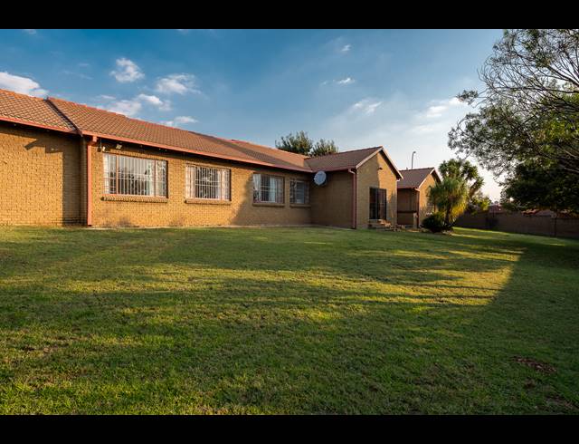3 BEDROOM HOUSE FOR SALE IN ELANDSHAVEN